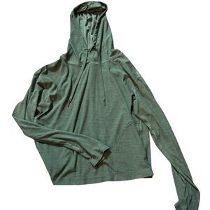 Women’s green cropped pullover